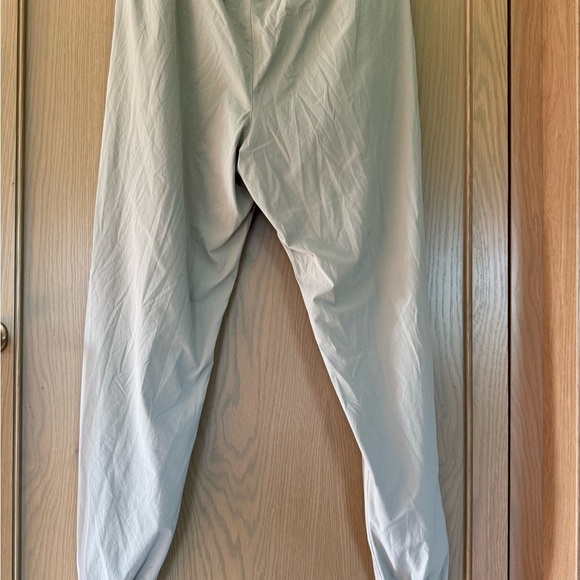 Everlane Performance Wear Jogger Legging Elastic Waist and Ankle / medium - Picture 8 of 11